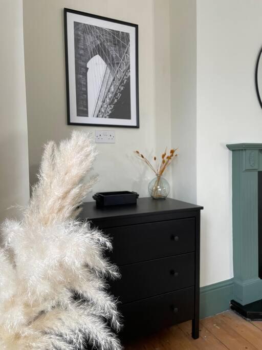 New Luxury For 2024 - Central Plymouth House - Sleeps 10 - Access To Plymouth Town - Close To The Barbican - Pets Welcome - Parking Available - By Luxe Living By Sophia Buitenkant foto