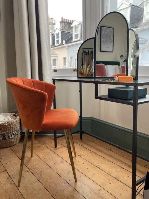 New Luxury For 2024 - Central Plymouth House - Sleeps 10 - Access To Plymouth Town - Close To The Barbican - Pets Welcome - Parking Available - By Luxe Living By Sophia Buitenkant foto