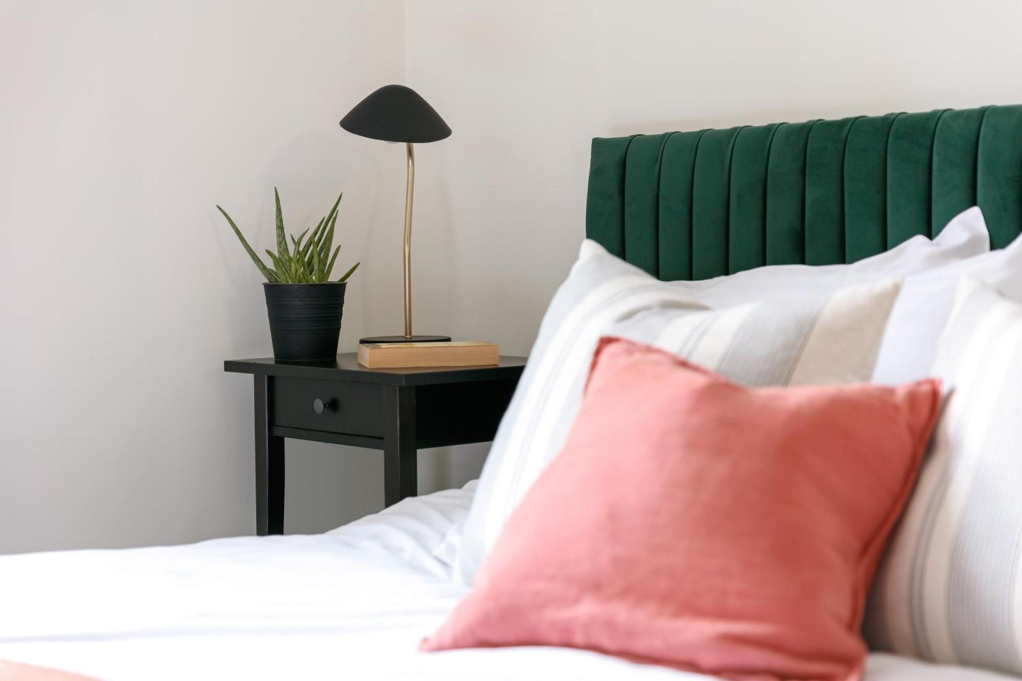 New Luxury For 2024 - Central Plymouth House - Sleeps 10 - Access To Plymouth Town - Close To The Barbican - Pets Welcome - Parking Available - By Luxe Living By Sophia Buitenkant foto