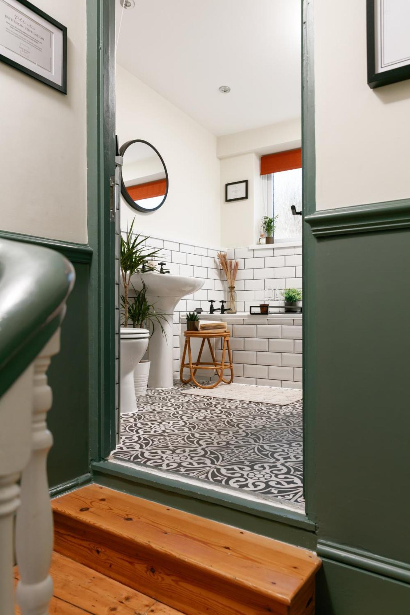 New Luxury For 2024 - Central Plymouth House - Sleeps 10 - Access To Plymouth Town - Close To The Barbican - Pets Welcome - Parking Available - By Luxe Living By Sophia Buitenkant foto