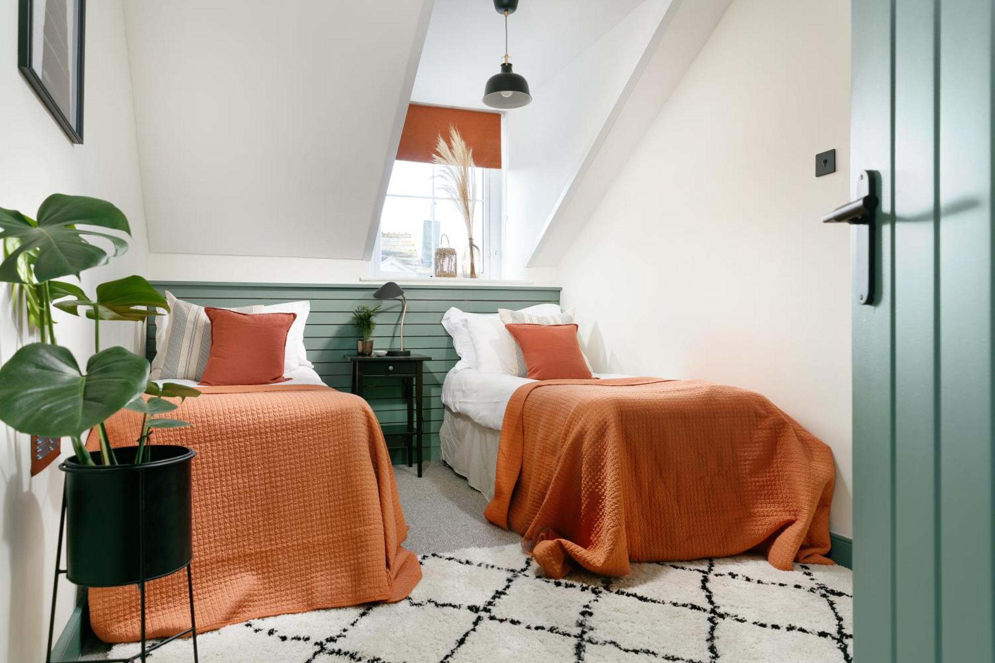 New Luxury For 2024 - Central Plymouth House - Sleeps 10 - Access To Plymouth Town - Close To The Barbican - Pets Welcome - Parking Available - By Luxe Living By Sophia Buitenkant foto