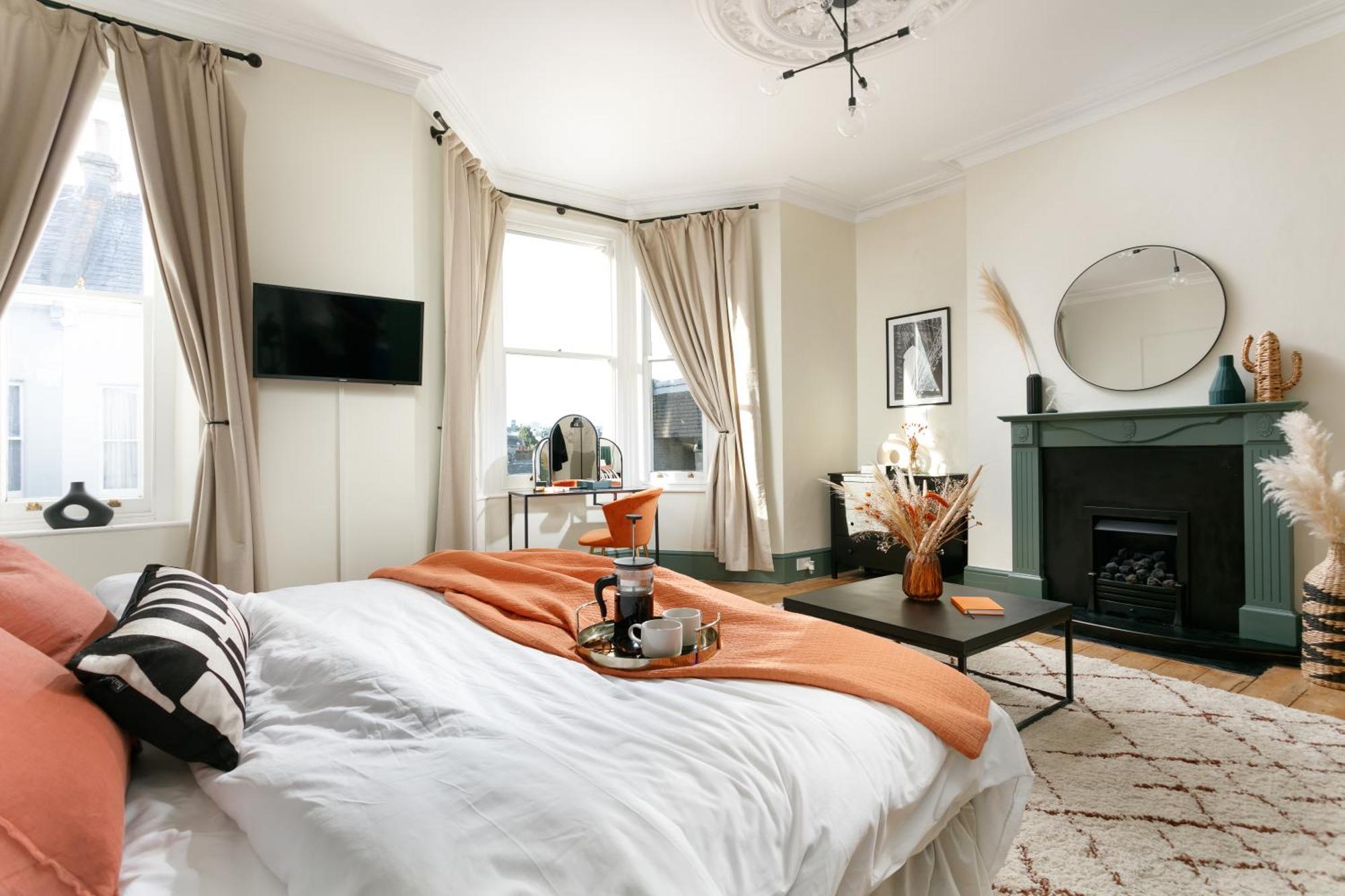 New Luxury For 2024 - Central Plymouth House - Sleeps 10 - Access To Plymouth Town - Close To The Barbican - Pets Welcome - Parking Available - By Luxe Living By Sophia Buitenkant foto